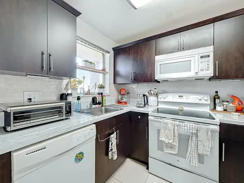 8225 Sunrise Lakes Boulevard Sunrise FL 33322