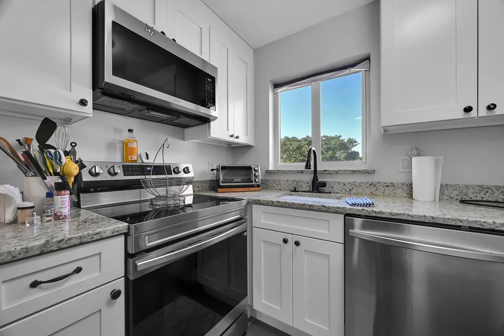 203 Lake Carol Drive West Palm Beach FL 33411