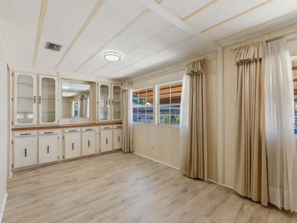 8903 Oak Street Boynton Beach FL 33436