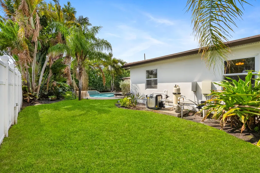 124 Bonnie Briar Lane Delray Beach FL 33444