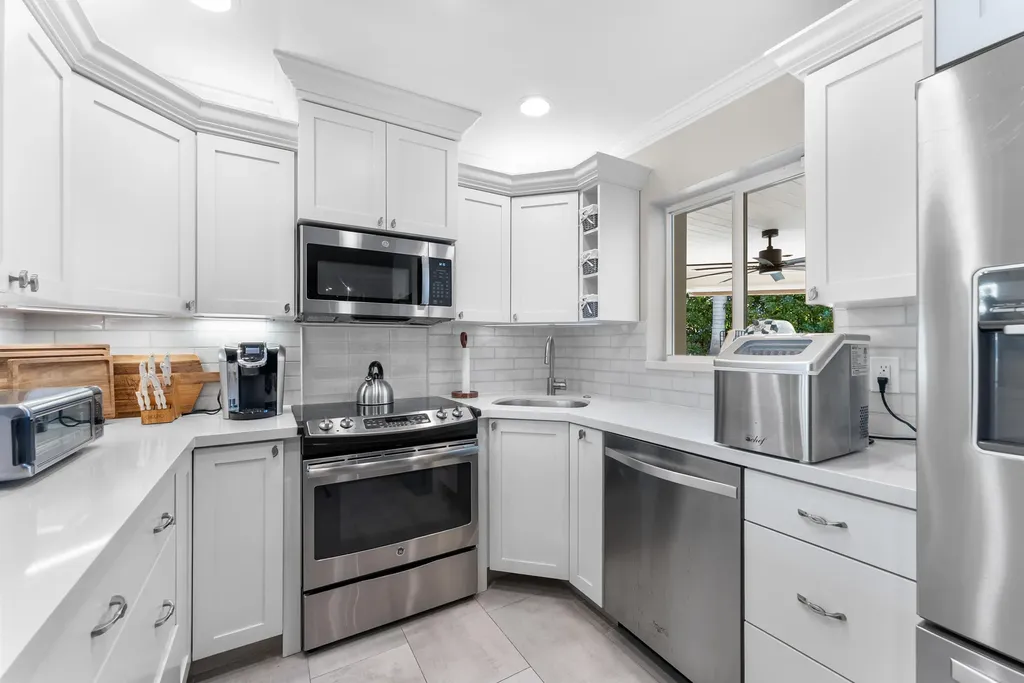 124 Bonnie Briar Lane Delray Beach FL 33444