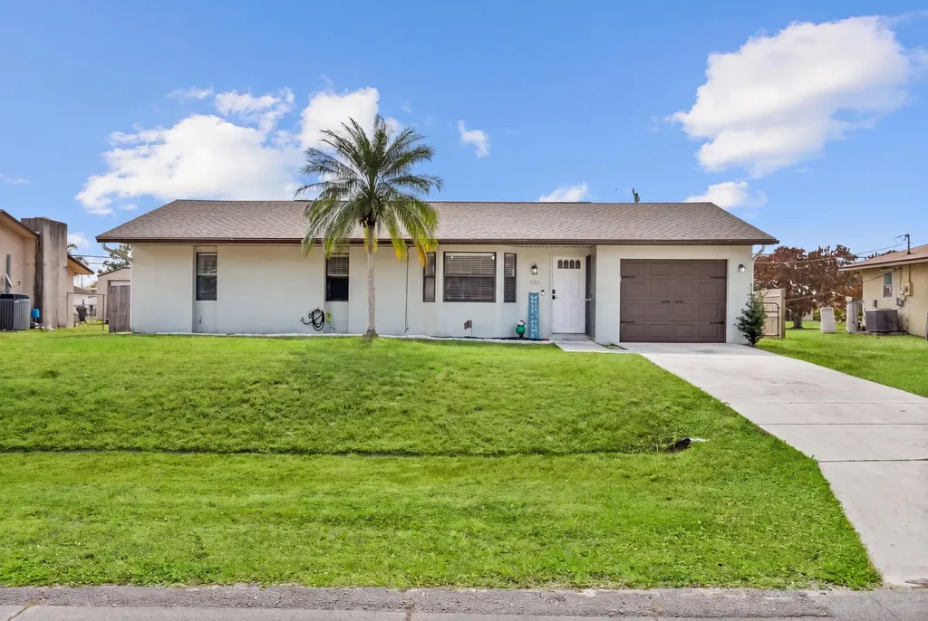 822 SW Harvard Road Port St Lucie FL 34953