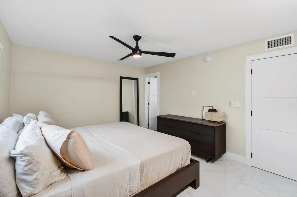 322 N Federal Highway Deerfield Beach FL 33441