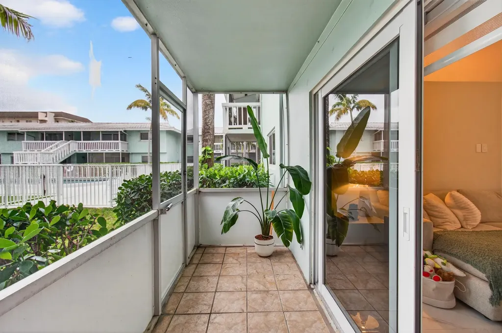 322 N Federal Highway Deerfield Beach FL 33441