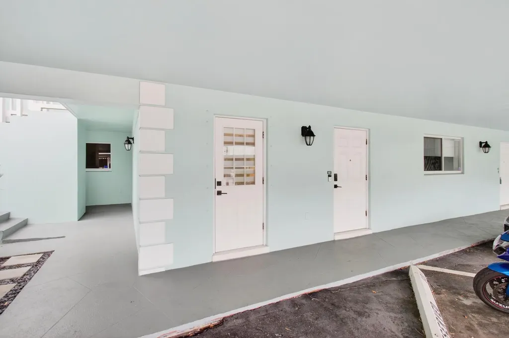 322 N Federal Highway Deerfield Beach FL 33441