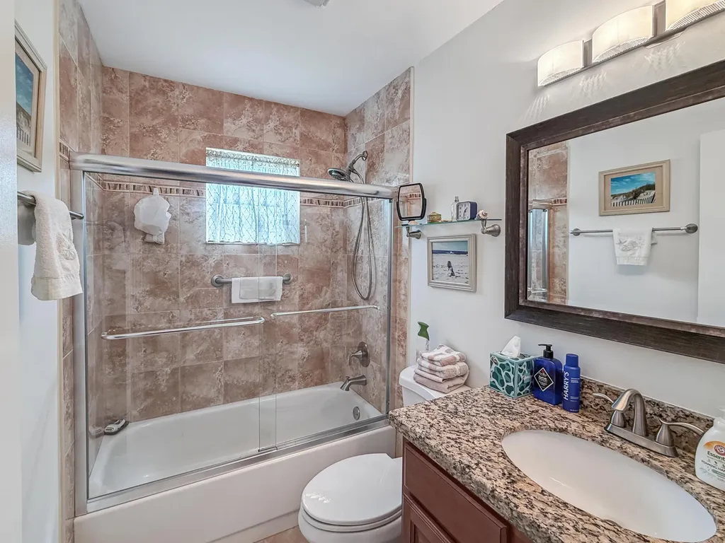 334 Piedmont G Delray Beach FL 33484