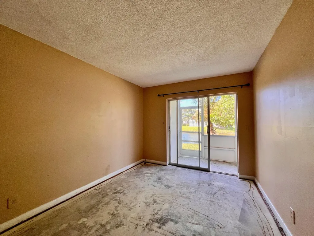240 Bedford J West Palm Beach FL 33417