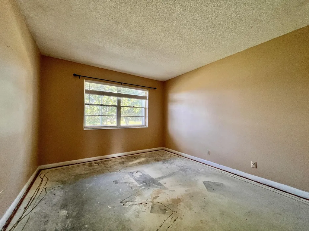 240 Bedford J West Palm Beach FL 33417