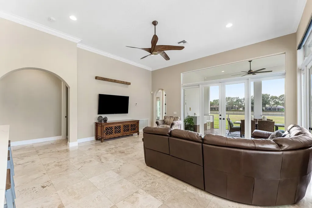 8880 S Kendale Circle Lake Worth FL 33467