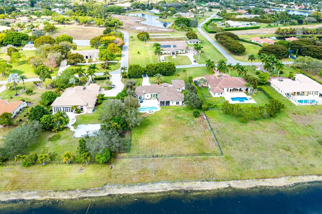 8880 S Kendale Circle Lake Worth FL 33467