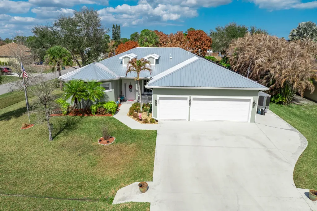 2301 SW Lawford Street Port St Lucie FL 34953