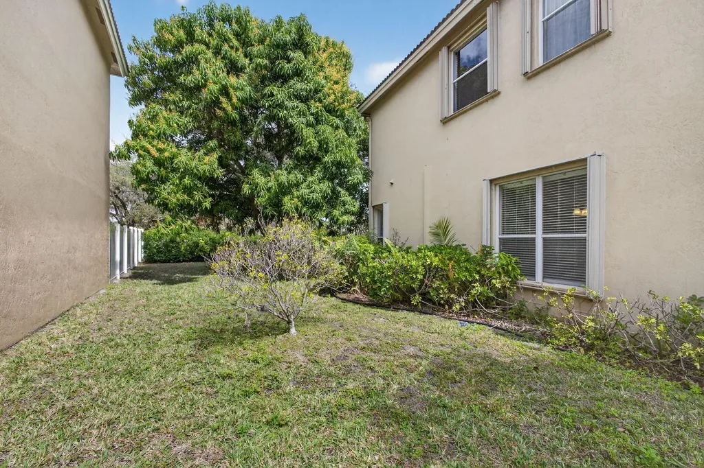 5002 Victoria Circle West Palm Beach FL 33409