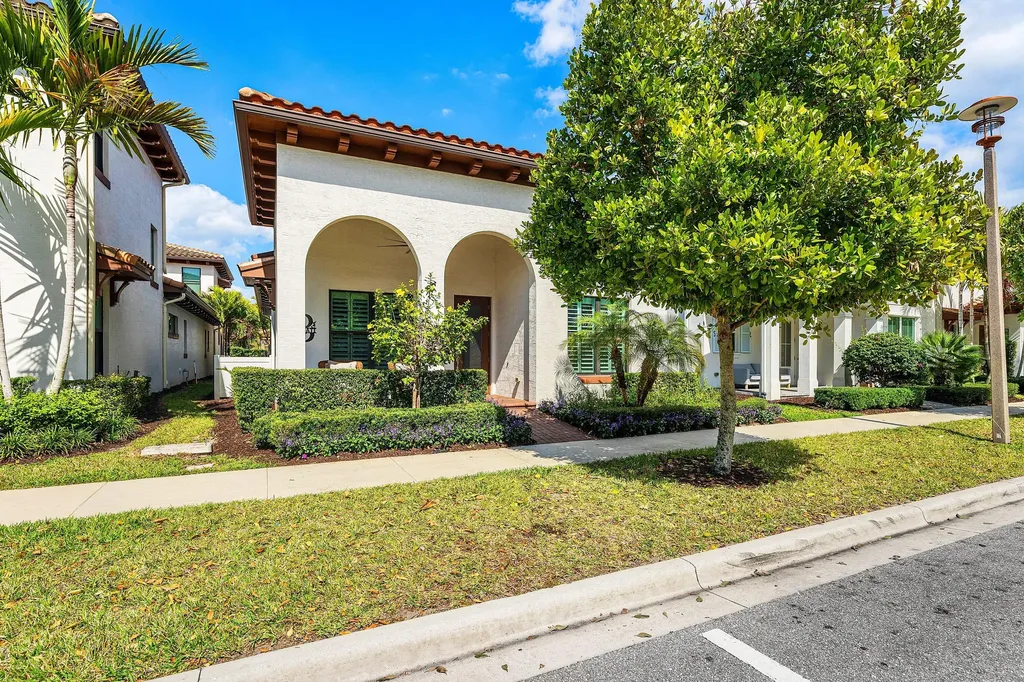 8063 Hobbes Way Palm Beach Gardens FL 33418