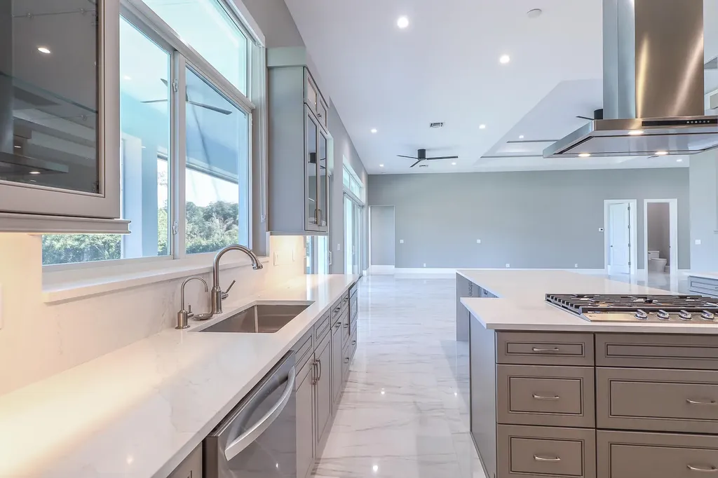 7595 155th Place N Palm Beach Gardens FL 33418