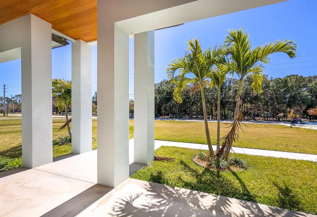 7595 155th Place N Palm Beach Gardens FL 33418