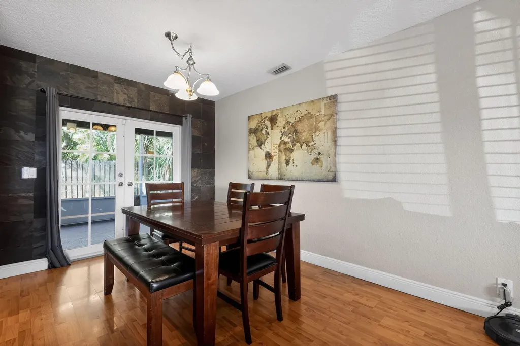 301 SE 3rd Street Deerfield Beach FL 33441