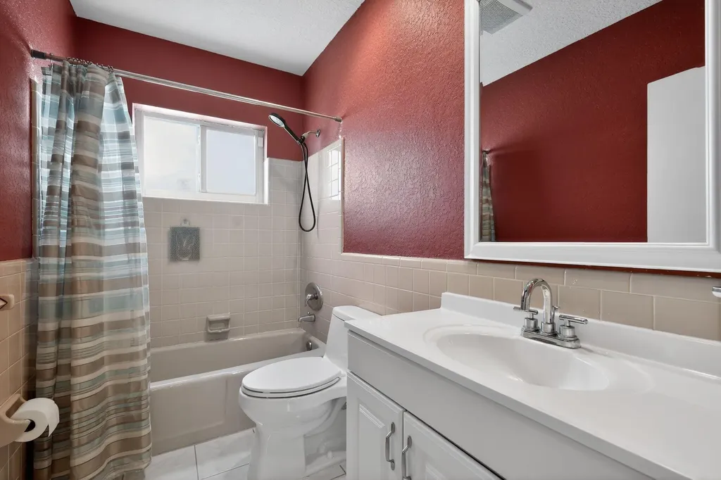 301 SE 3rd Street Deerfield Beach FL 33441