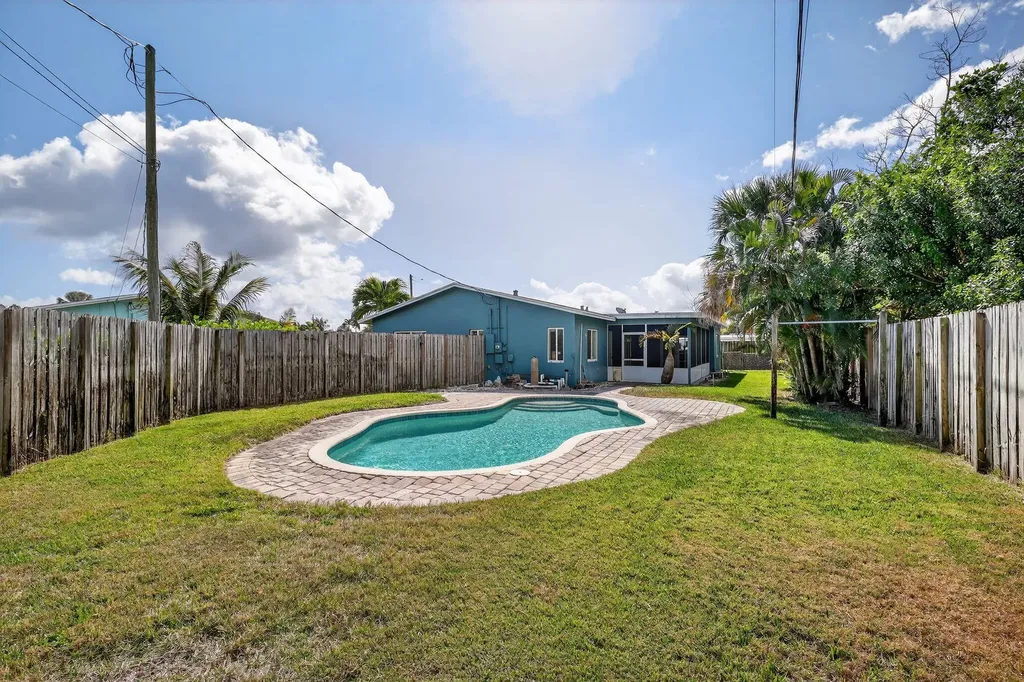 301 SE 3rd Street Deerfield Beach FL 33441