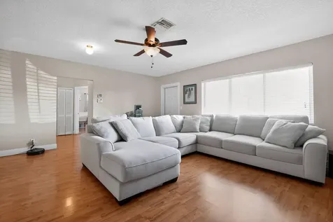 301 SE 3rd Street Deerfield Beach FL 33441