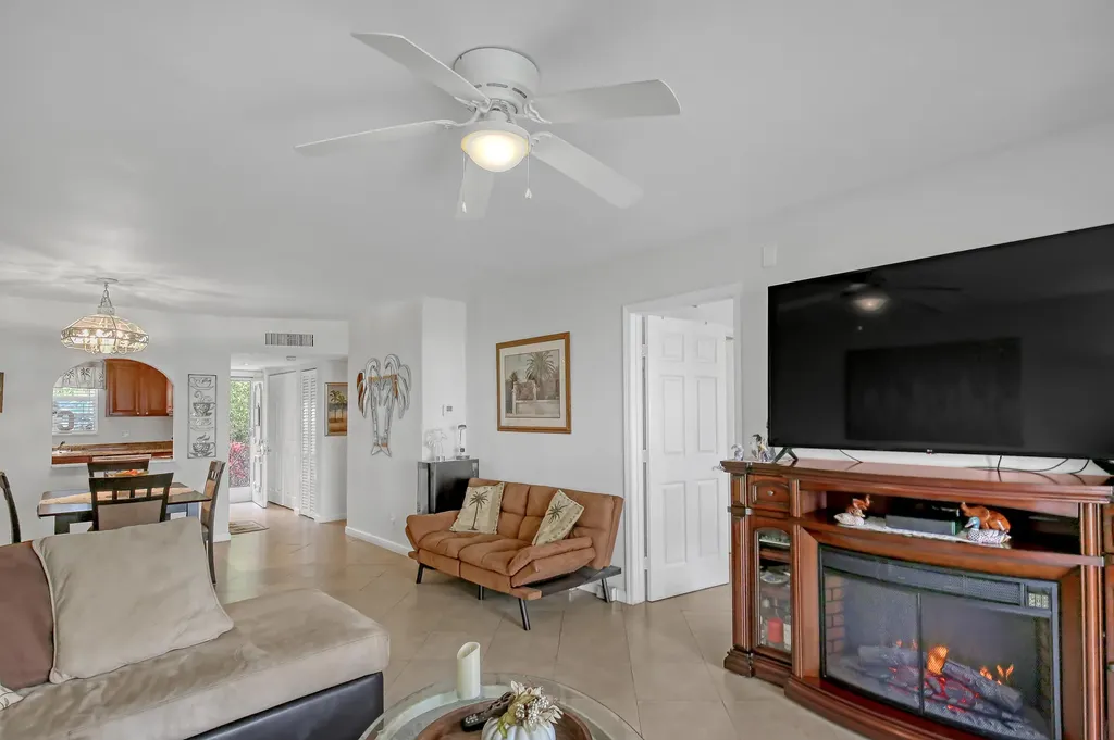 646 Snug Harbor Drive Boynton Beach FL 33435