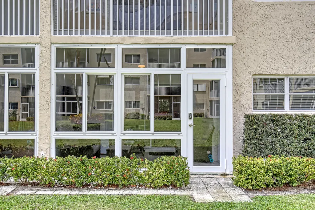 646 Snug Harbor Drive Boynton Beach FL 33435