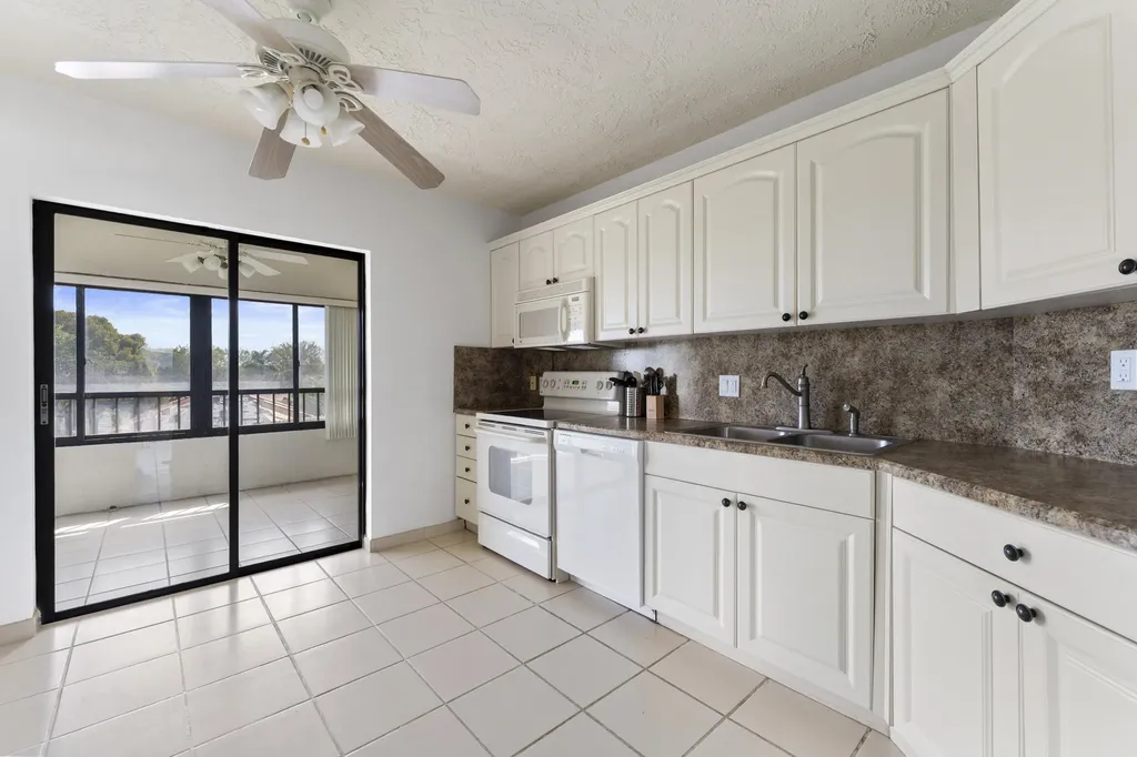 7507 La Paz Boulevard Boca Raton FL 33433