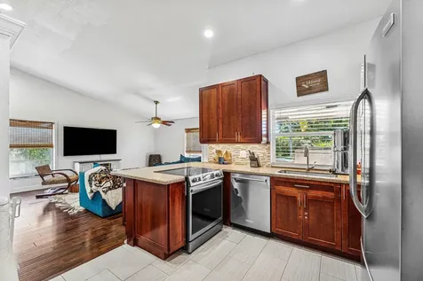 838 NW 9th Way Boynton Beach FL 33426