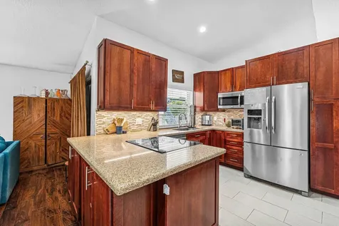 838 NW 9th Way Boynton Beach FL 33426