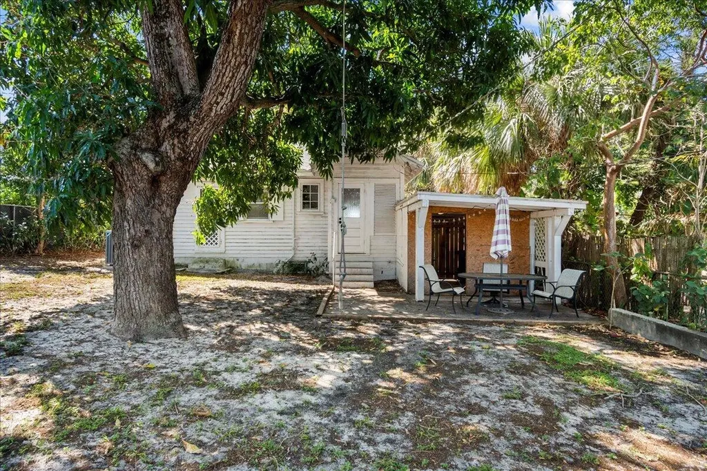 815 Omar Road West Palm Beach FL 33405