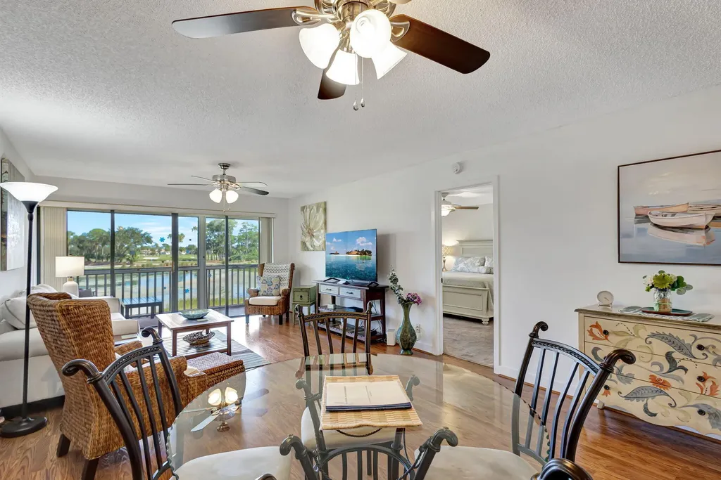 348 Brackenwood Circle Palm Beach Gardens FL 33418
