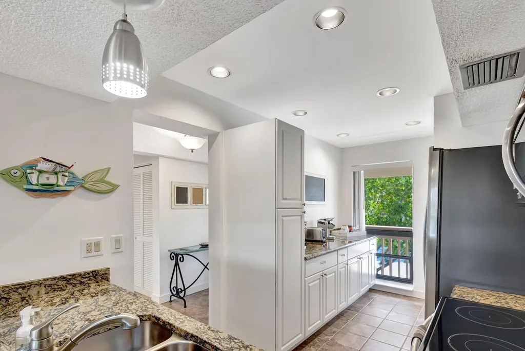 348 Brackenwood Circle Palm Beach Gardens FL 33418