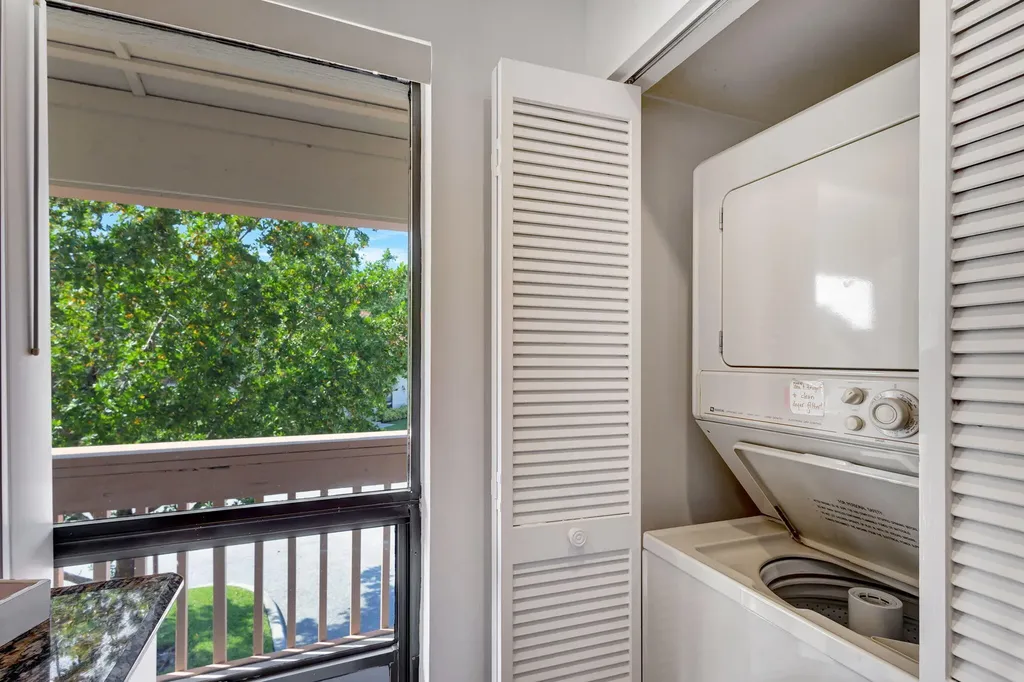 348 Brackenwood Circle Palm Beach Gardens FL 33418
