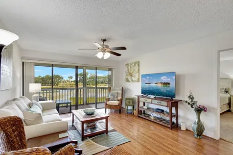 348 Brackenwood Circle Palm Beach Gardens FL 33418