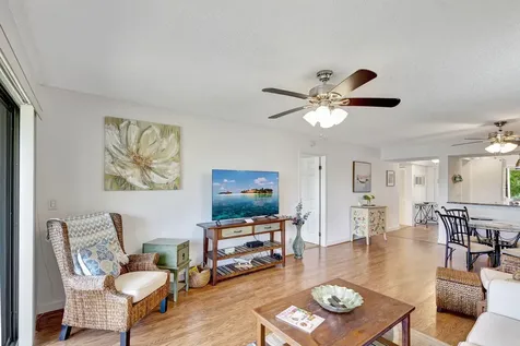 348 Brackenwood Circle Palm Beach Gardens FL 33418