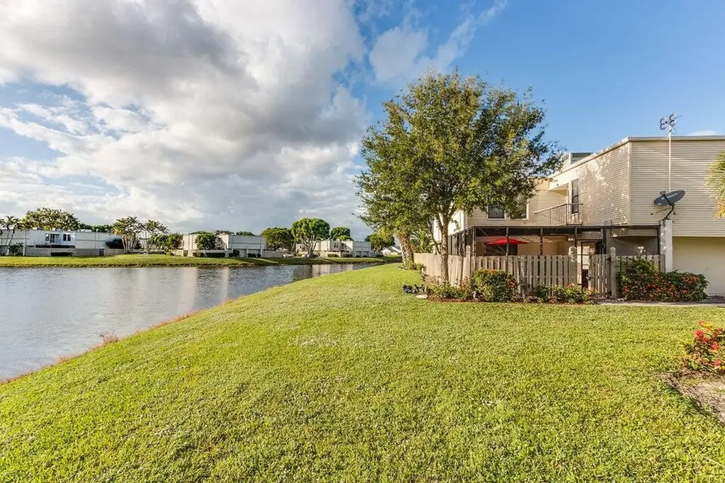 1608 Shaker Circle Wellington FL 33414