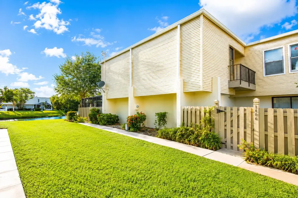 1608 Shaker Circle Wellington FL 33414