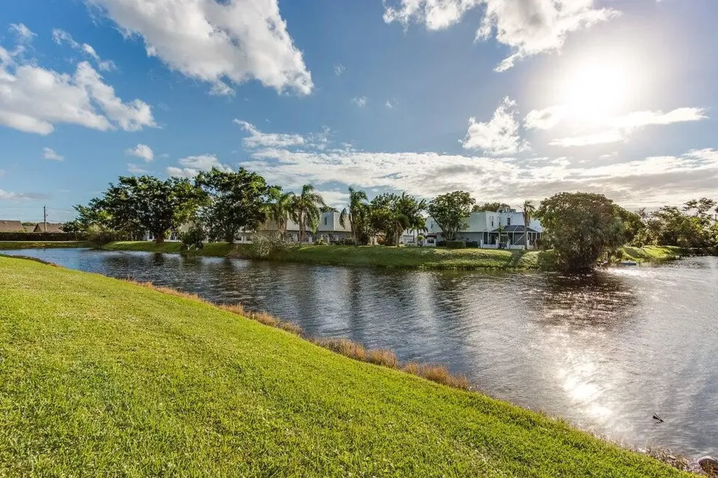 1608 Shaker Circle Wellington FL 33414