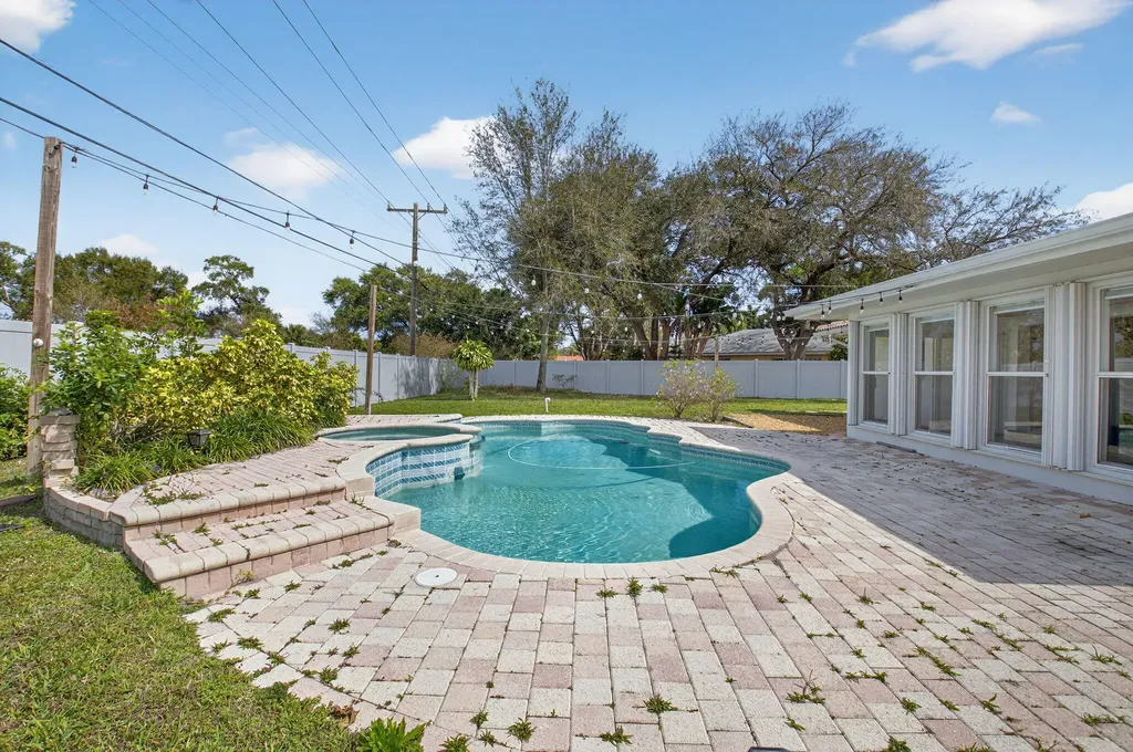1231 SW 4th Street Boca Raton FL 33486