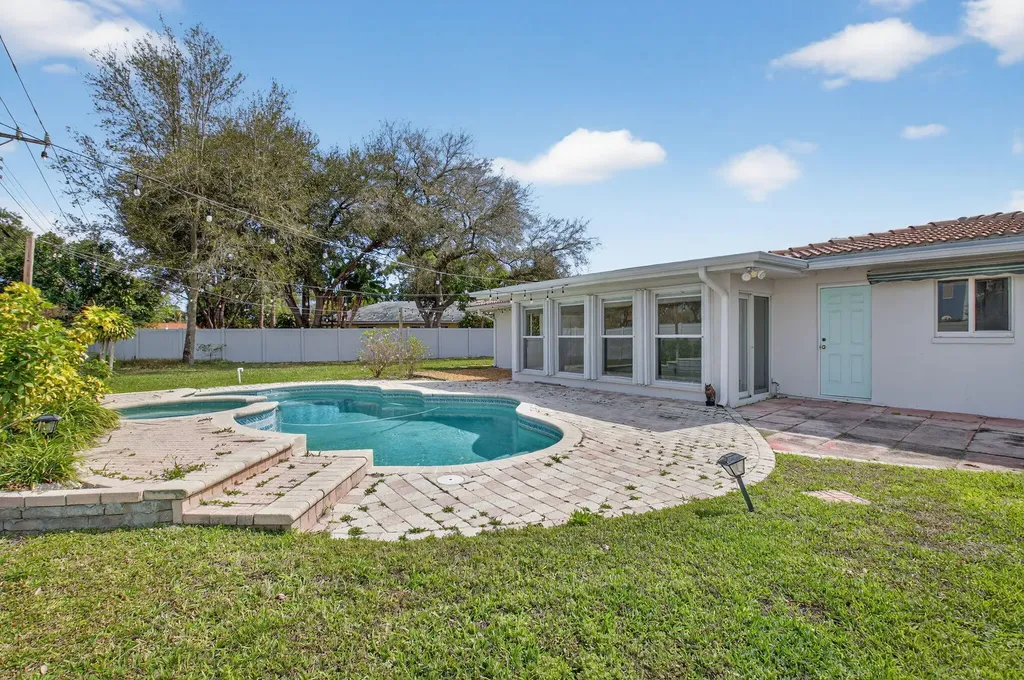 1231 SW 4th Street Boca Raton FL 33486