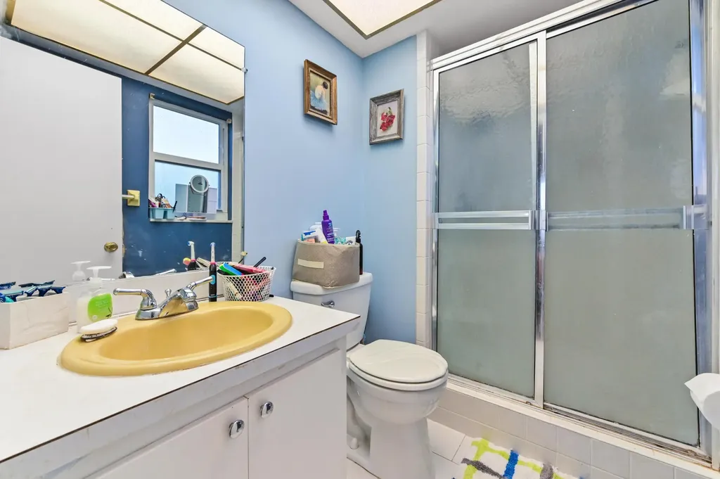 1114 Lake Terrace Boynton Beach FL 33426