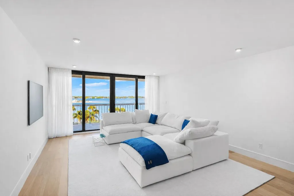 3250 S Ocean Boulevard Palm Beach FL 33480
