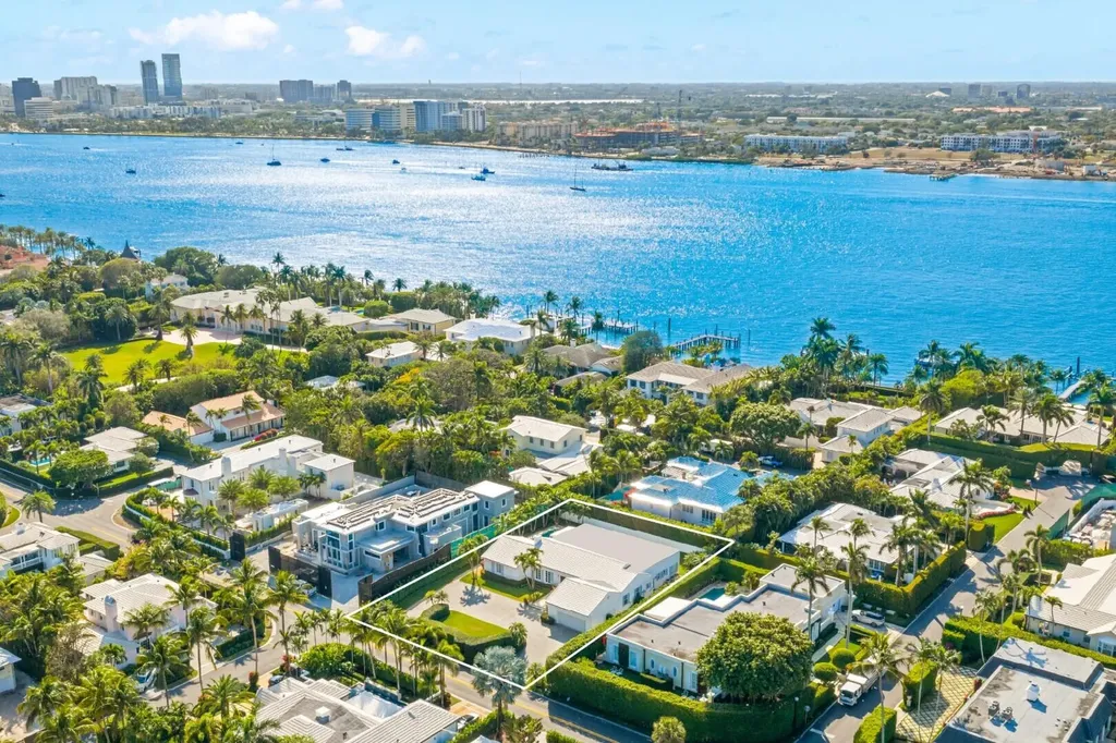 624 N Lake Way Palm Beach FL 33480