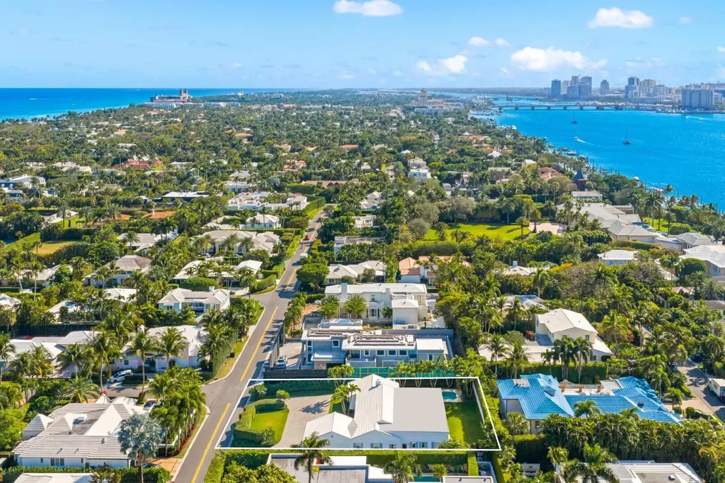 624 N Lake Way Palm Beach FL 33480