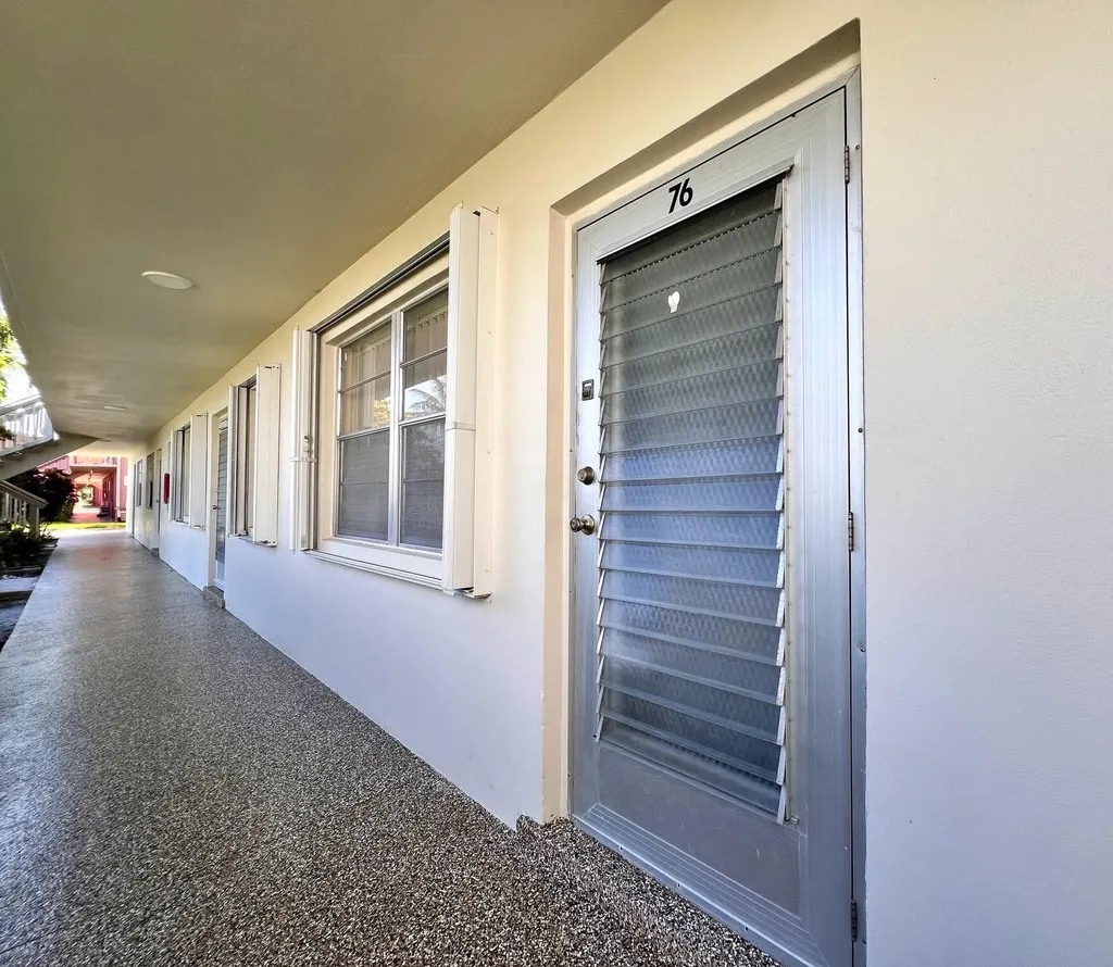 76 Sheffield D West Palm Beach FL 33417