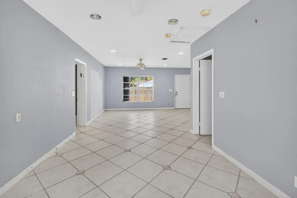 111 SE 7th Avenue Delray Beach FL 33483