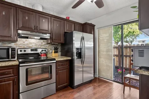 2122 NE 44th Street Lighthouse Point FL 33064