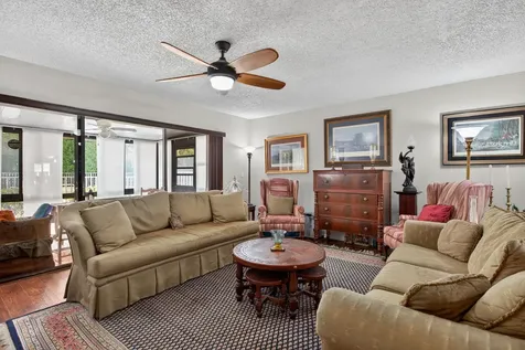 2122 NE 44th Street Lighthouse Point FL 33064