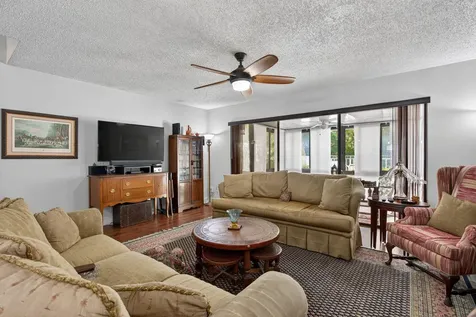 2122 NE 44th Street Lighthouse Point FL 33064