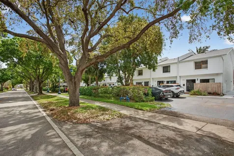 2122 NE 44th Street Lighthouse Point FL 33064