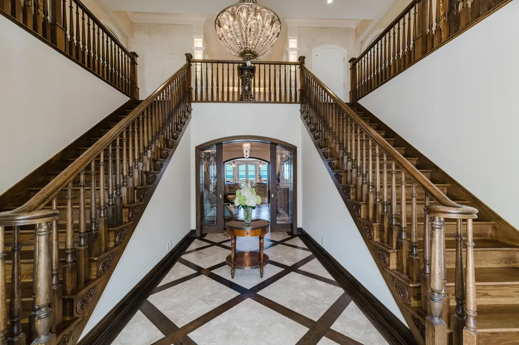 19 N Beach Road Jupiter Island FL 33455